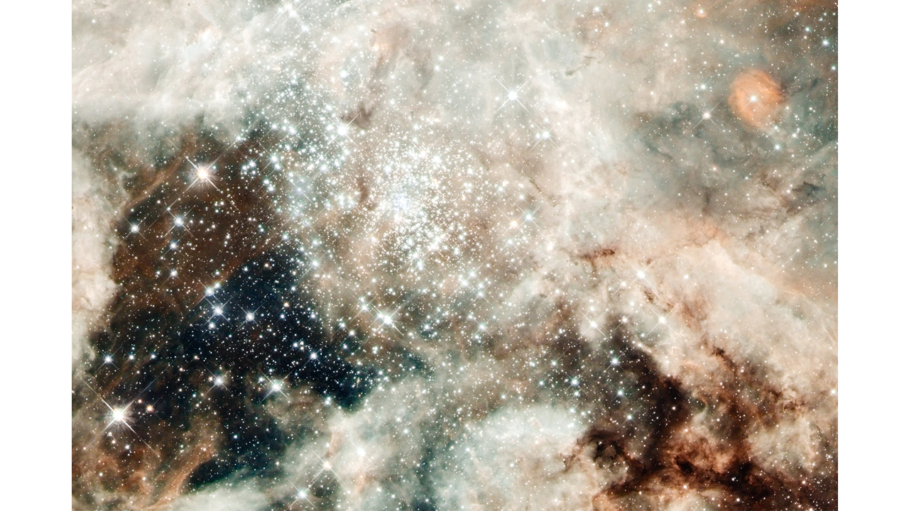 Hubble Images 30 Doradus: NGC 2070