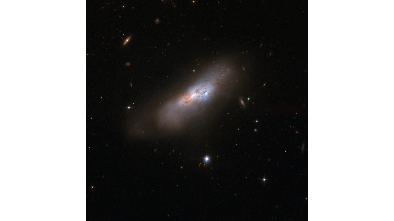 Hubble Interacting Galaxy ESO 507-70