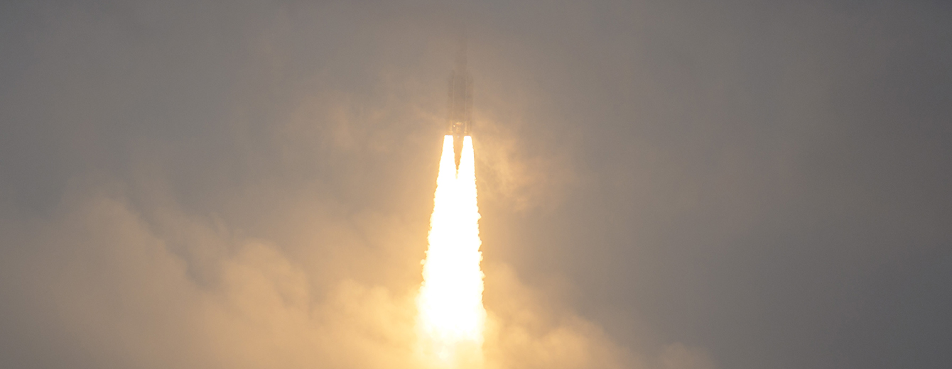 Ariane 5 rocket launches the James Webb Space Telescope